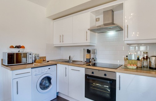 Llanrhidian Higher House | Bluebell Cottage - Two Bedroom House, Sleeps 4