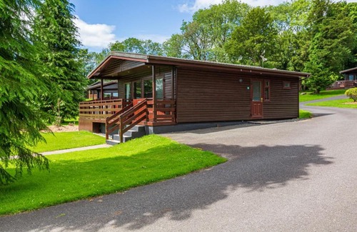 Newton Stewart Ski Chalet | Bluebell Lodge 10 with Hot Tub