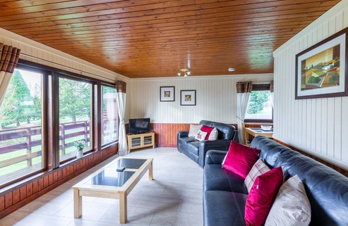 Newton Stewart House | Bluebell Lodge 4 with Hot Tub