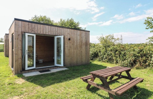 Sedlescombe Cottage | BLUEBELL LODGE, pet friendly, character holiday cottage in Hastings