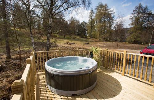 Contin House | Bluebell Lodge - Sleeps 4 Hot Tub Loch & Woodland