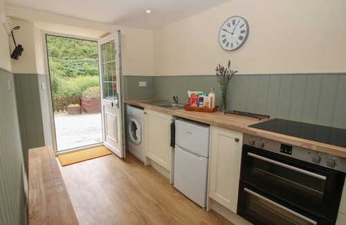 Shelve Cottage | BLUEBELL'S COTTAGE, family friendly, with open fire in Minsterley