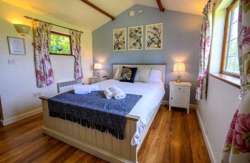 Staple Hill Hotel | Bluebells by StayStaycations