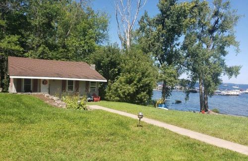 Plattsburgh House | Blueberry Cottage Lake Champlain