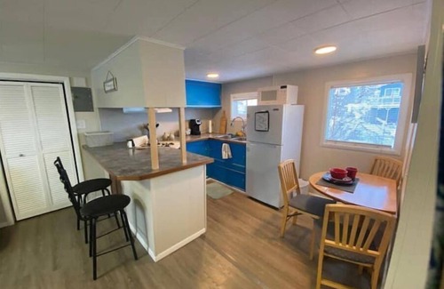 Northeast Anchorage Cottage | Blueberry Cottage - Quaint Cozy Alaskan home