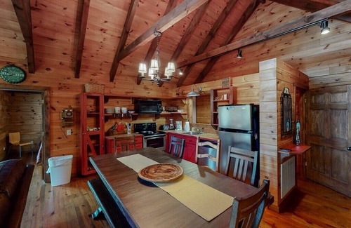 Sevierville Cabin | Blueberry Hill Cabin - Sevierville, TN (va)