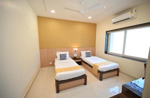 Raipur Hotel | Blueberry Inn