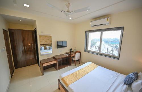Raipur Hotel | Blueberry Inn