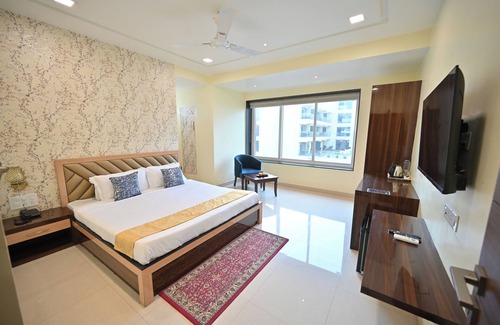 Raipur Hotel | Blueberry Inn