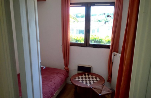Mougins House | BLUEBERRY-simple-c. Hosts-single-9 m² + equipped-tv + wifi + pkg-floor villa Parfumsd'Azu