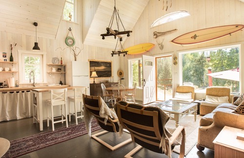 Albas Cottage | Blueberry Springs on Shuswap Lake. "Escape to Nature"