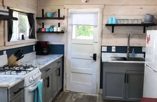 Ludington Cottage | Bluebird Cottage in Vacation Lane.