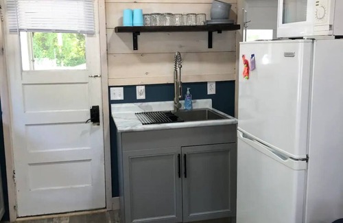 Ludington Cottage | Bluebird Cottage in Vacation Lane.