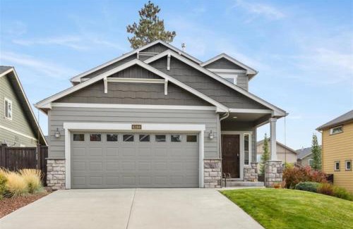 Southwest Bend House | Bluebird Day - Canyon Retreat