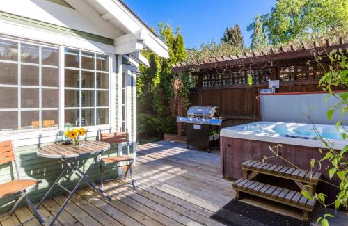 River West House | Bluebird Day - Cascadia Craftsman