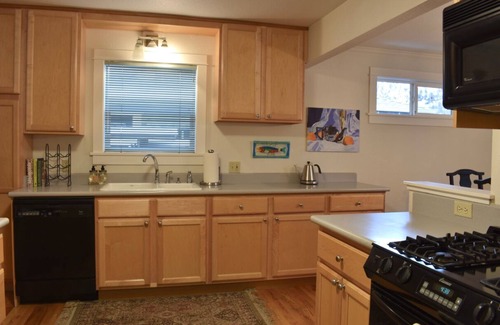 River West House | Bluebird Day - Kokanee Cottage