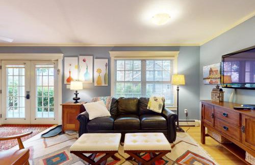 Edgecomb House | Bluebird Haven