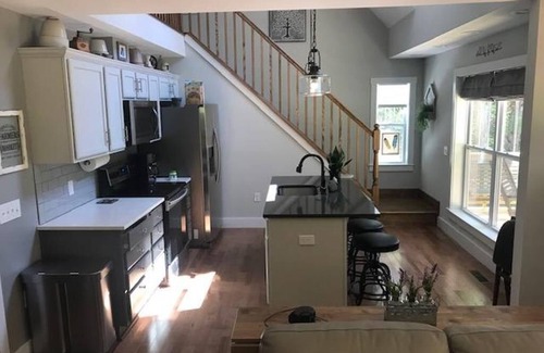 Black Mountain Cottage | Bluebird Hideaway: 1 Private Acre, Hot Tub, & Pets Allowed!