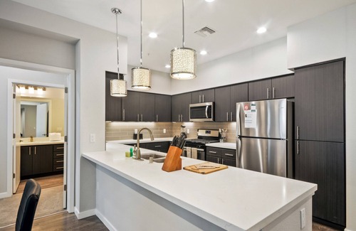 Menlo Park Apartment | Bluebird Suites near Facebook HQ