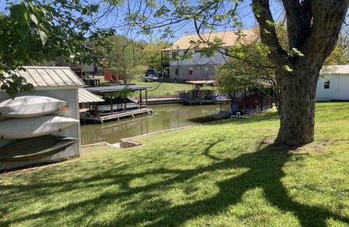 Kingsland House | Bluebonnet Cove