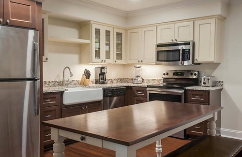Williamsburg Condo | Bluegreen Patrick Henry Square, 2br Premium Condo