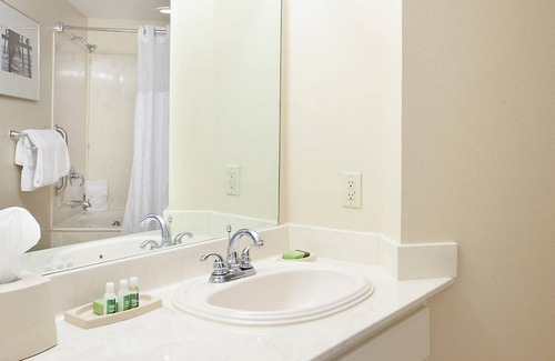 Downtown Myrtle Beach Resort | Bluegreen SeaGlass Tower, 1 Bedroom Standard Condo, Free WiFi and Parking