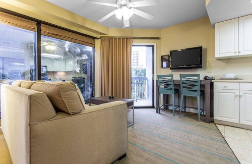 Downtown Myrtle Beach Resort | Bluegreen Vacations Seaglass Tower- 1 Bedroom Unit Sleeps 4!