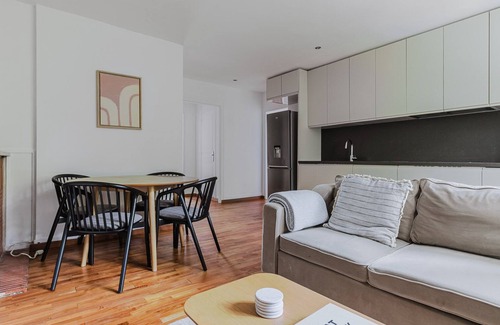 Republique–Point-du-Jour Apartment | Blueground | Auteuil, near football & tennis