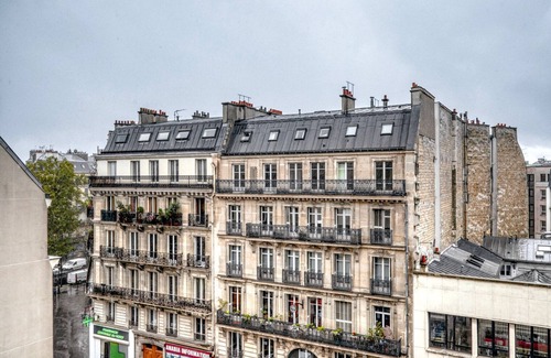 Saint-Vincent-de-Paul Apartment | Blueground | Beaugrenelle, elevator & concierge