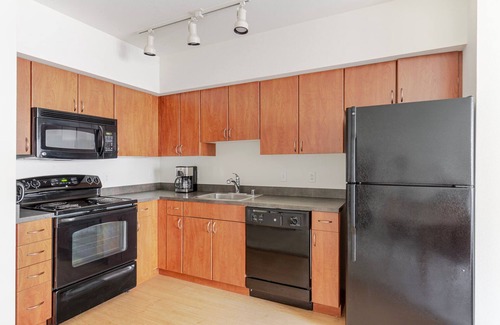 West Bellevue Apartment | Blueground | Bellevue, AC, gym & bbq, nr park