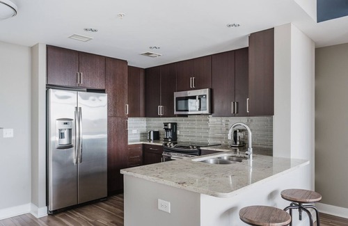 Woodmont Triangle Apartment | Blueground | Bethesda 2bd apartment