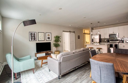 Bethesda Apartment | Blueground | Bethesda, balcony, nr Cabin John Park