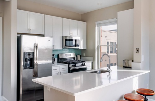 Bethesda Apartment | Blueground | Bethesda, gym & w/d, nr Bethesda Row