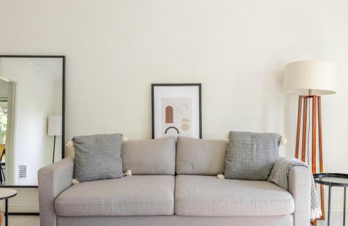 Beverly Hills Apartment | Blueground Beverly Hills view nr Beverly Gardens LAX-1364