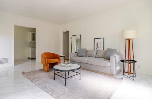 Beverly Hills Apartment | Blueground Beverly Hills view nr Beverly Gardens LAX-1364
