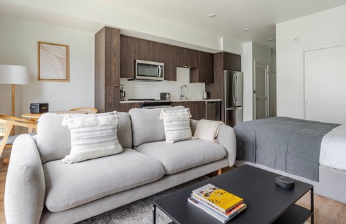 Downtown Oakland Apartment | Blueground | Civic Center, view, nr Lake Merritt