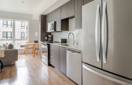 Downtown Oakland Apartment | Blueground | Civic Center, view, nr Lake Merritt