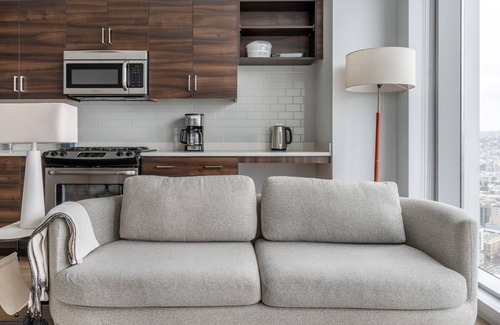 Civic Center Apartment | Blueground | Civic Center, pool, nr Civic Center Plaza