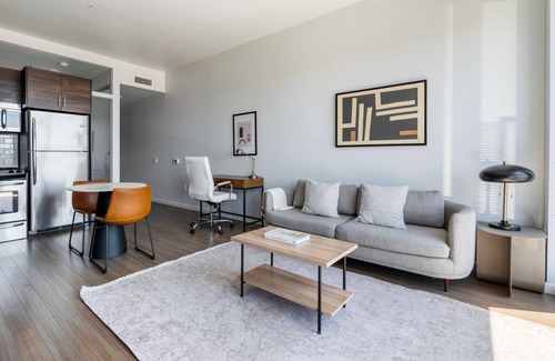 Civic Center Apartment | Blueground | Civic Center, pool, nr Civic Center