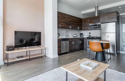 Civic Center Apartment | Blueground | Civic Center, pool, nr Civic Center