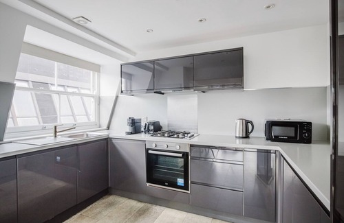 Farringdon Apartment | Blueground | Clerkenwell, nr Barbican & St. Paul's