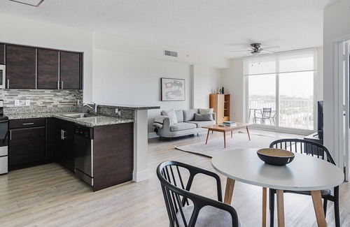 Douglas Apartment | Blueground | Coral Gables 1bd apartment