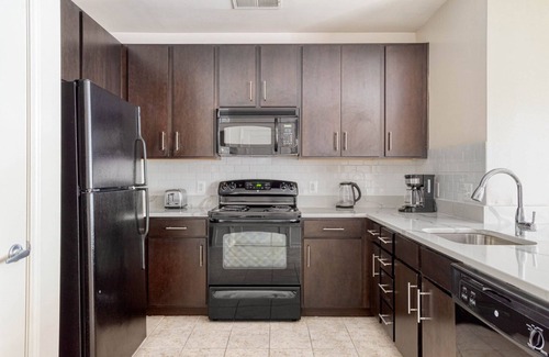 Arlington Apartment | Blueground | Crystal City, fitness center, nr Pentagon