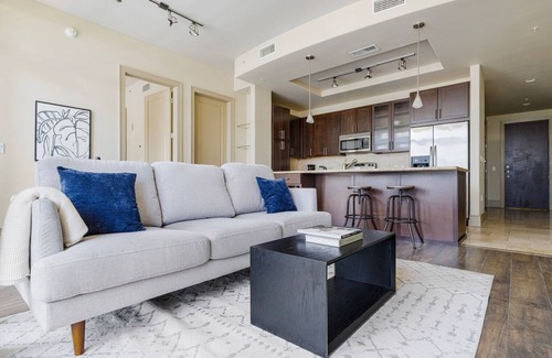 Second Street District Apartment | Blueground | Downtown Austin, pool, nr Congress Ave