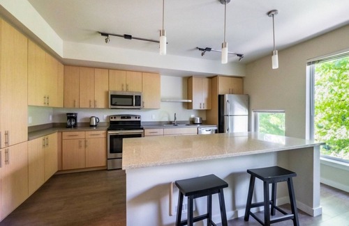 Downtown Apartment | Blueground | Downtown, view, nr Lake Sammamish
