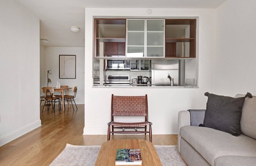 Upper East Side Apartment | Blueground | East Harlem, pool, nr Central Park