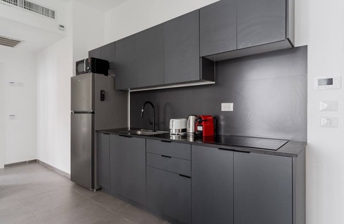 Florentin Apartment | Blueground | Florentin, Historical, Balcony (TLV-24)