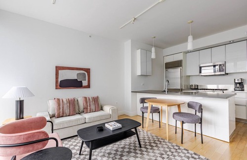 Hell's Kitchen Apartment | Blueground | Hell's Kitchen, view, nr Hudson River