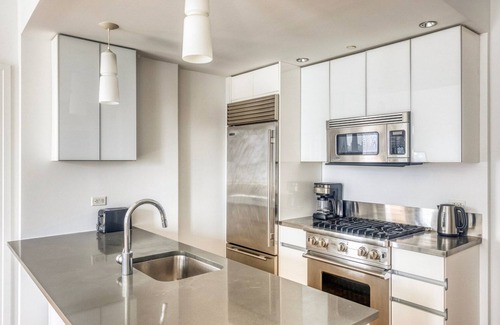 Hell's Kitchen Apartment | Blueground | Hell's Kitchen, view, nr Hudson River