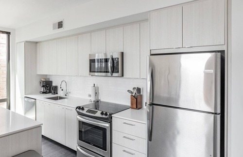 Reston Apartment | Blueground | Hunter Mill District, pool, nr Lake Anne